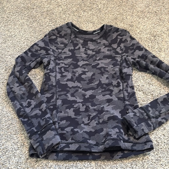 Lululemon Runderful Long Sleeve size 6 - Picture 2 of 7